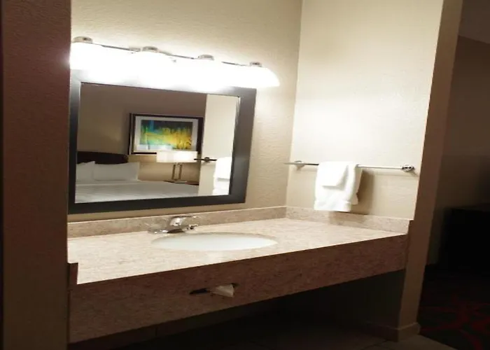 Hotel Baymont By Wyndham St. Louis Area 2*