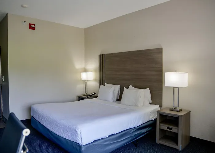 Baymont By Wyndham St. Louis Area Hotel 2*