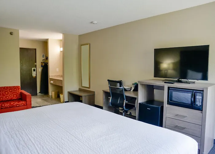Baymont By Wyndham St. Louis Area Hotel 2*