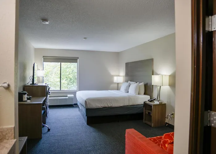 Hotel Baymont By Wyndham St. Louis Area 2*
