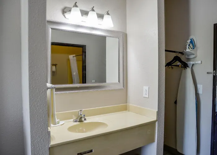 Baymont By Wyndham St. Louis Area Hotel O'Fallon