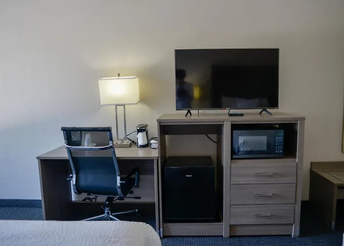 Baymont By Wyndham St. Louis Area 2*