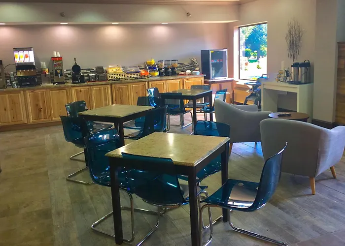 Baymont By Wyndham St. Louis Area Hotel 2*