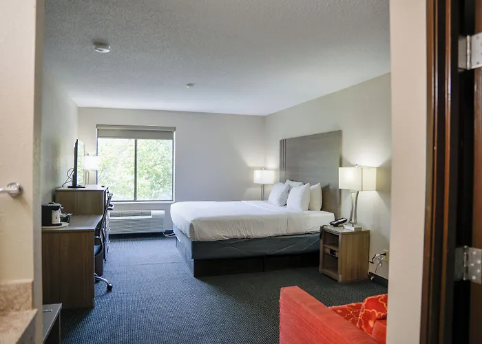 Baymont By Wyndham St. Louis Area Hotel 2*