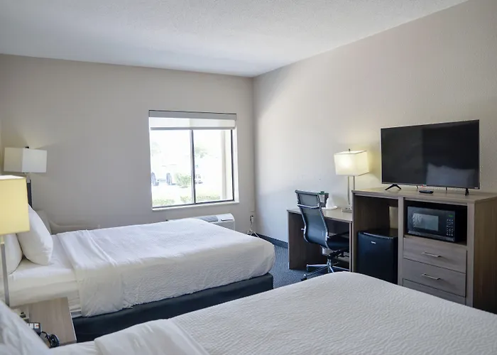 Hotel Baymont By Wyndham St. Louis Area 2*