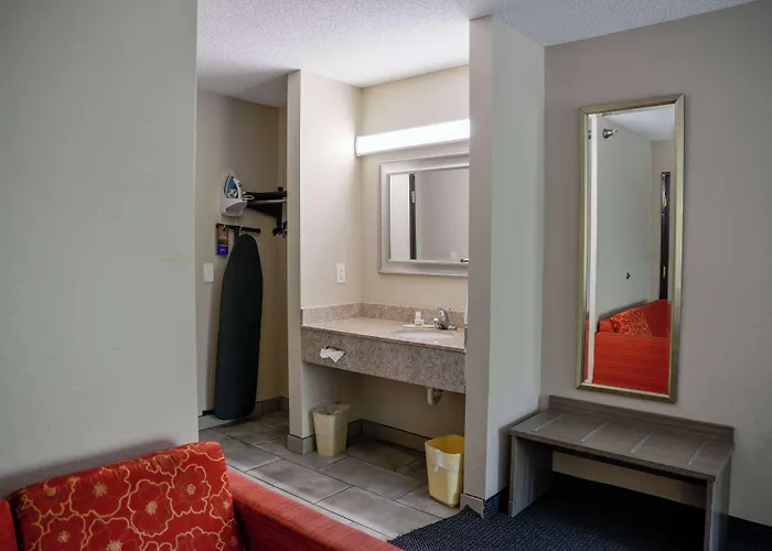Baymont By Wyndham St. Louis Area Hotel O'Fallon