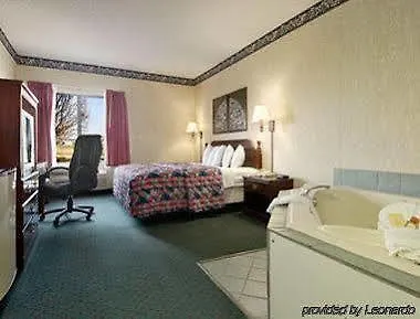 Baymont By Wyndham St. Louis Area Hotel