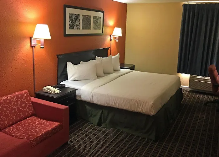 Baymont By Wyndham St. Louis Area Hotel 2*
